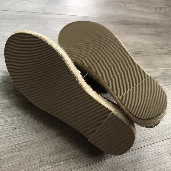 Never worn woman’s shoes - Picture 3 of 5